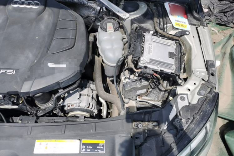 Used Audi A4L 2019 40 TFSI Ambition China VI Engine Bay Left