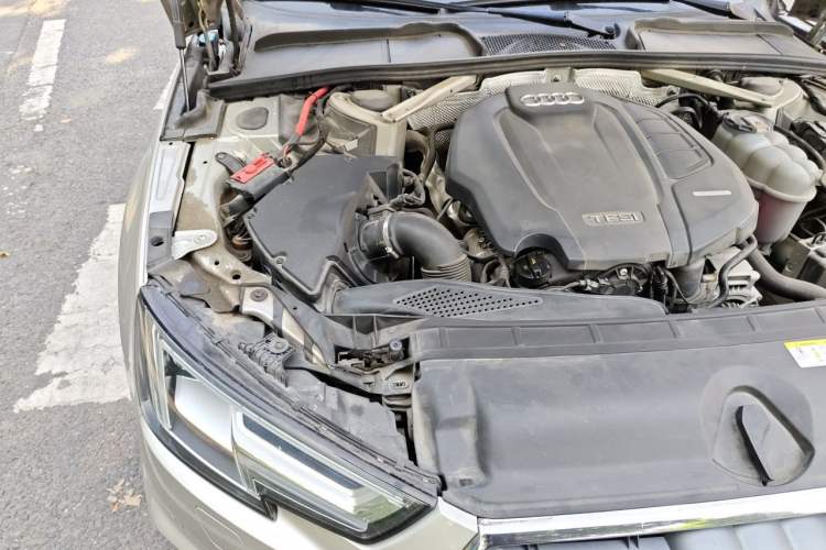 Used Audi A4L 2019 40 TFSI Fashion Version China V Engine Bay Right