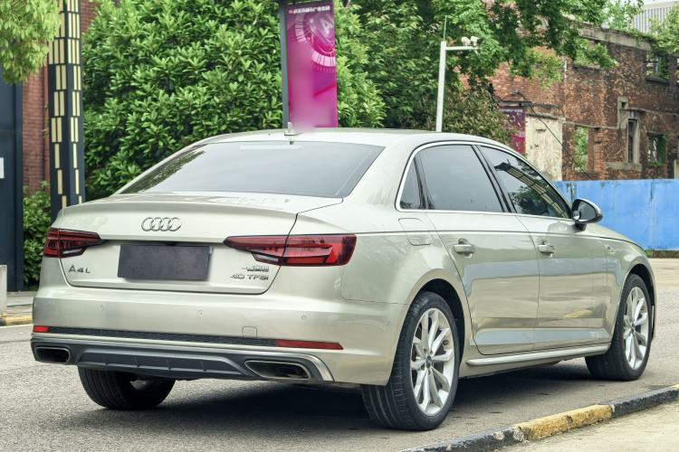 Used Audi A4L 2019 40 TFSI Fashion Edition China VI Emission Standard Exterior 4