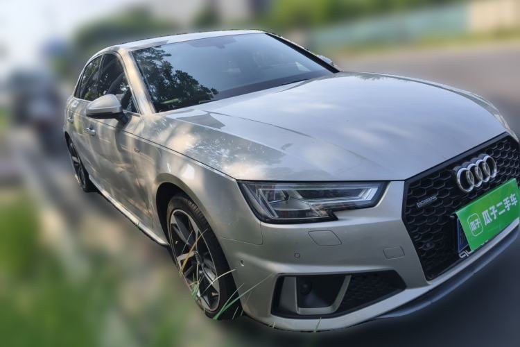 Used Audi A4L 2019 40 TFSI Fashion Edition China VI Emission Standard Front Right 45 Deg