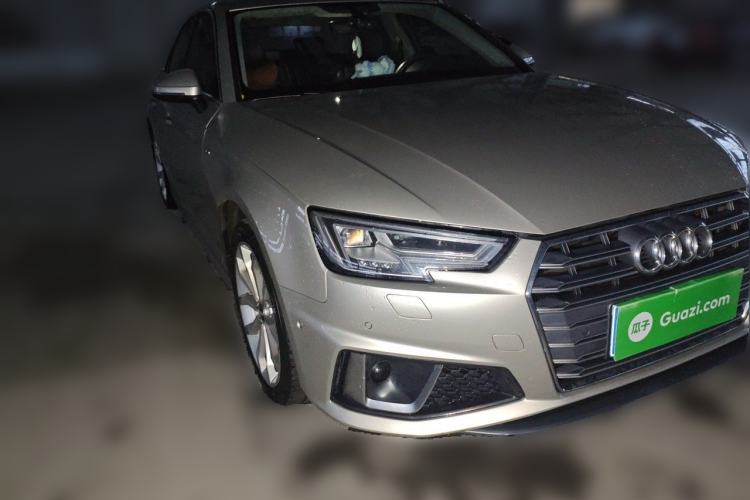 Used Audi A4L 2019 40 TFSI Fashion Edition China VI Emission Standard Front Right 45 Deg