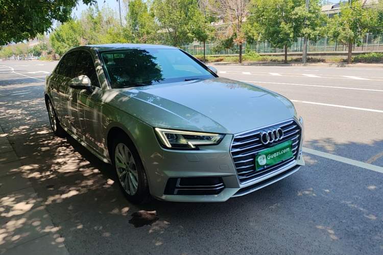 Used Audi A4L 2019 40 TFSI Ambition China VI Front Right 45 Deg