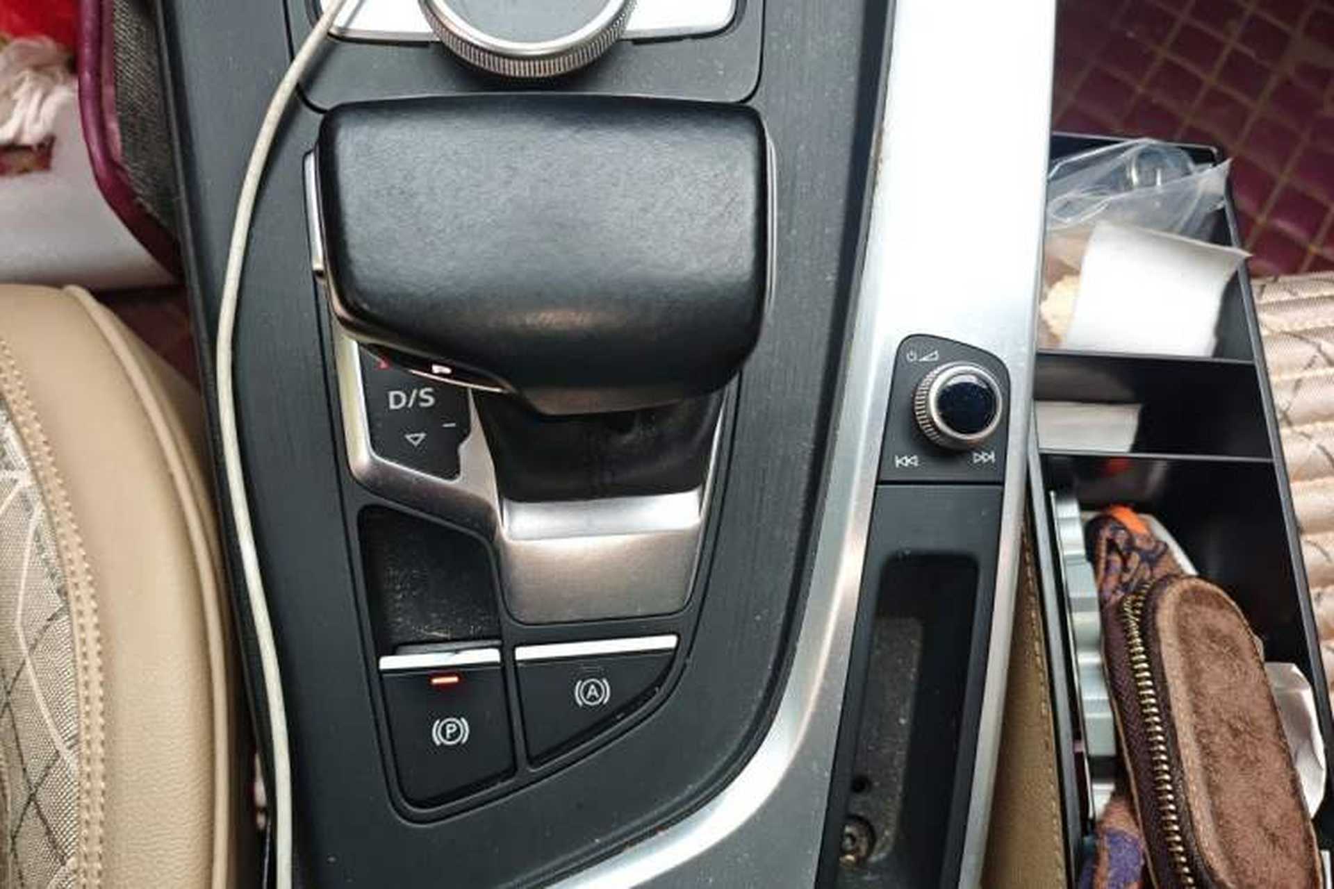 Used Audi A4L 2019 40 TFSI Fashion Version China V Gear Lever