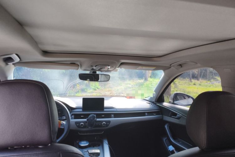 Used Audi A4L 2019 40 TFSI Fashion Edition China VI Emission Standard Headliner