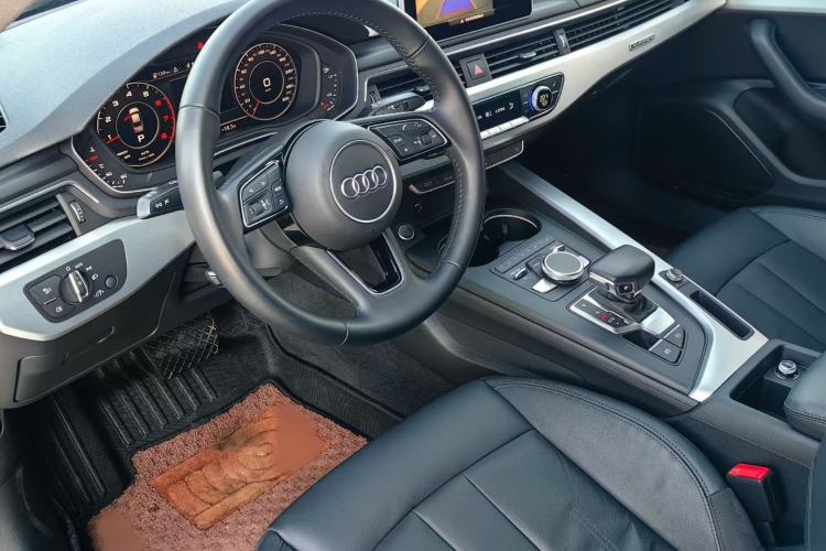 Used Audi A4L 2019 40 TFSI Fashion Version China V Interior 2