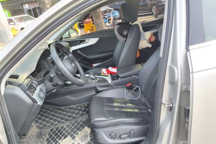 Used Audi A4L 2019 40 TFSI Fashion Edition China VI Emission Standard Left Front Seat
