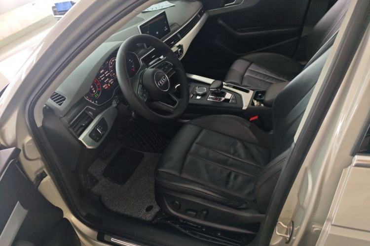 Used Audi A4L 2019 40 TFSI Fashion Edition China VI Emission Standard Left Front Seat