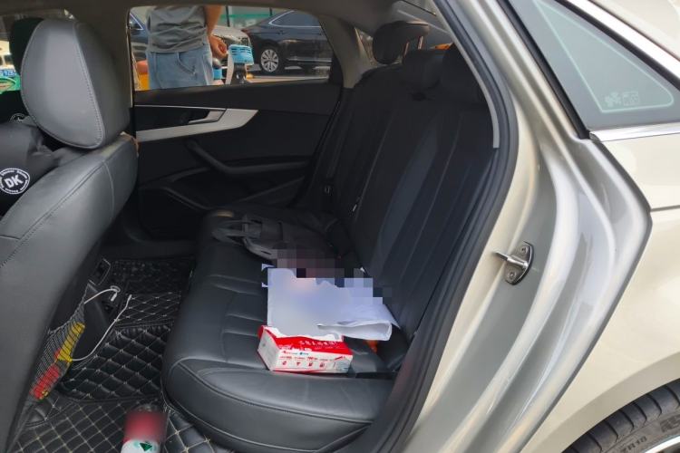 Used Audi A4L 2019 40 TFSI Fashion Edition China VI Emission Standard Left Rear Seat
