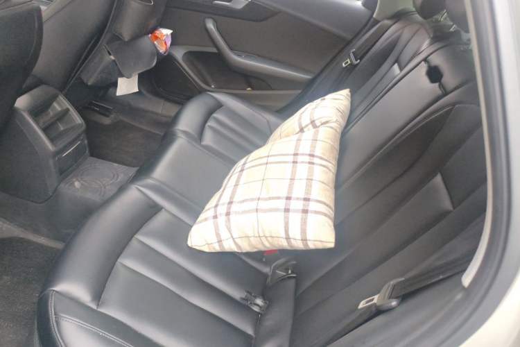 Used Audi A4L 2019 40 TFSI Ambition China VI Left Rear Seat