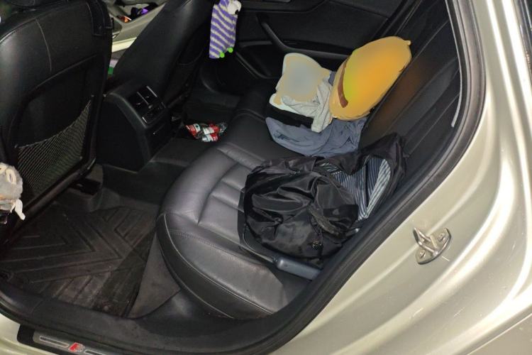 Used Audi A4L 2019 40 TFSI Fashion Edition China VI Emission Standard Left Rear Seat