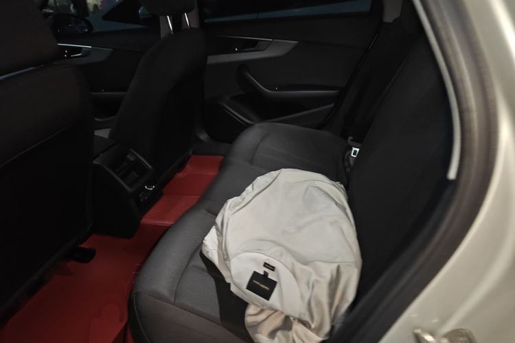 Used Audi A4L 2019 40 TFSI Ambition China VI Left Rear Seat