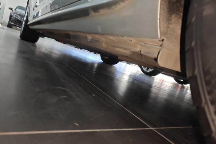 Used Audi A4L 2019 40 TFSI Ambition China VI Left Side Sill
