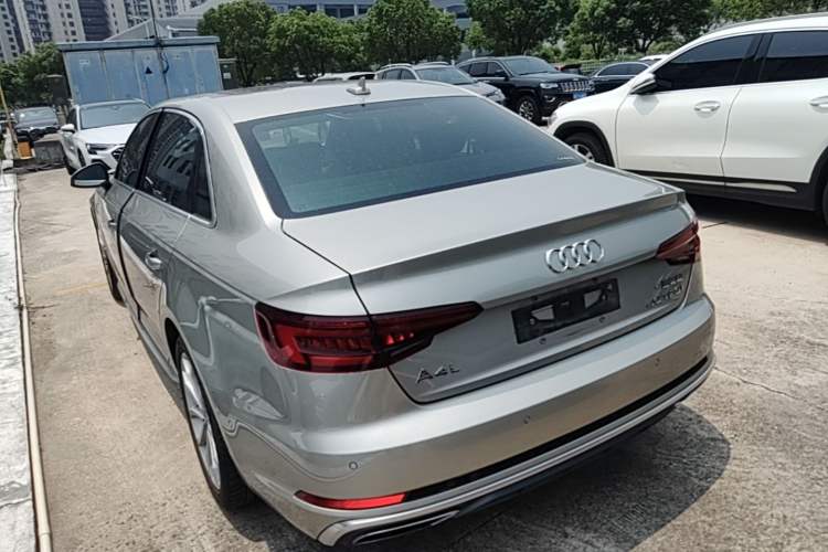 Used Audi A4L 2019 40 TFSI Fashion Edition China VI Emission Standard Rear Left 45 Deg