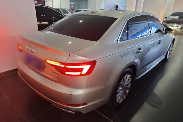 Used Audi A4L 2019 40 TFSI Ambition China VI Rear Right 45 Deg