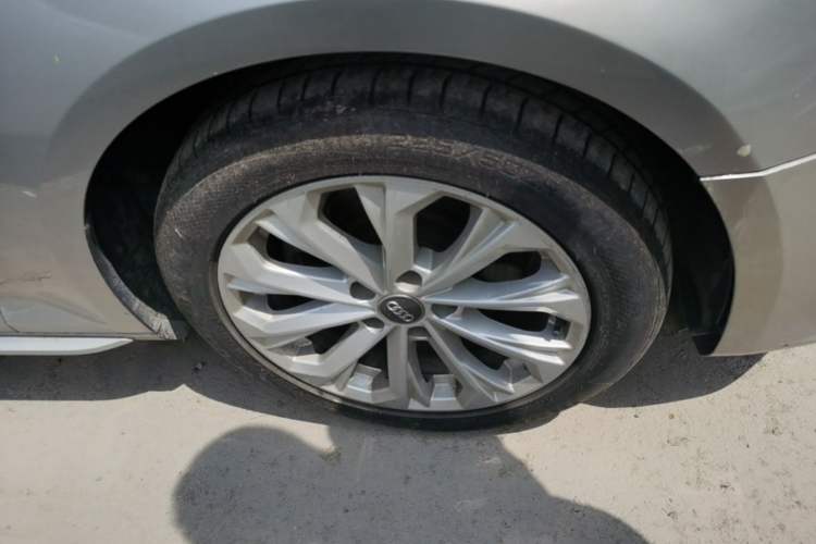 Used Audi A4L 2019 40 TFSI Ambition China VI Right Front Wheel Hub