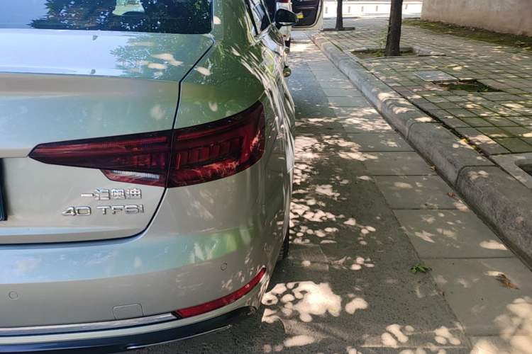 Used Audi A4L 2019 40 TFSI Ambition China VI Right Rear Taillight