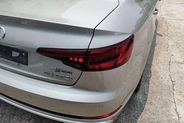 Used Audi A4L 2019 40 TFSI Fashion Edition China VI Emission Standard Right Rear Taillight