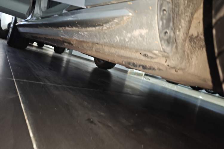 Used Audi A4L 2019 40 TFSI Ambition China VI Right Side Sill