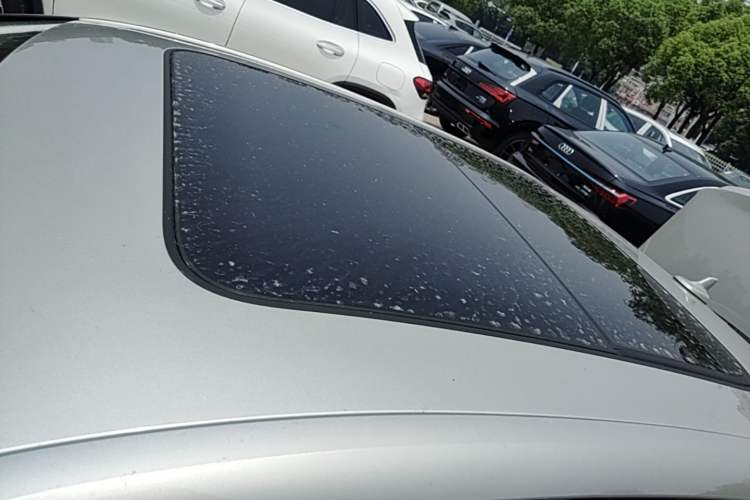 Used Audi A4L 2019 40 TFSI Fashion Edition China VI Emission Standard Roof