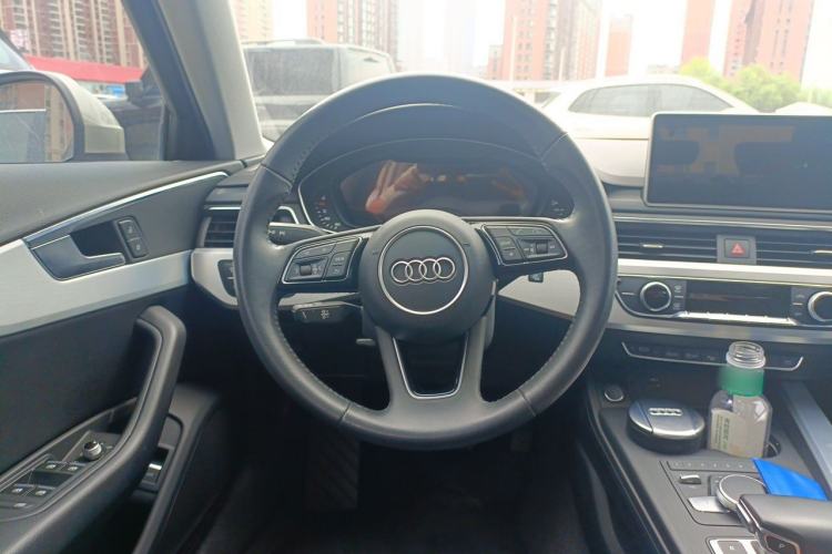 Used Audi A4L 2019 40 TFSI Fashion Version China V Steering Wheel
