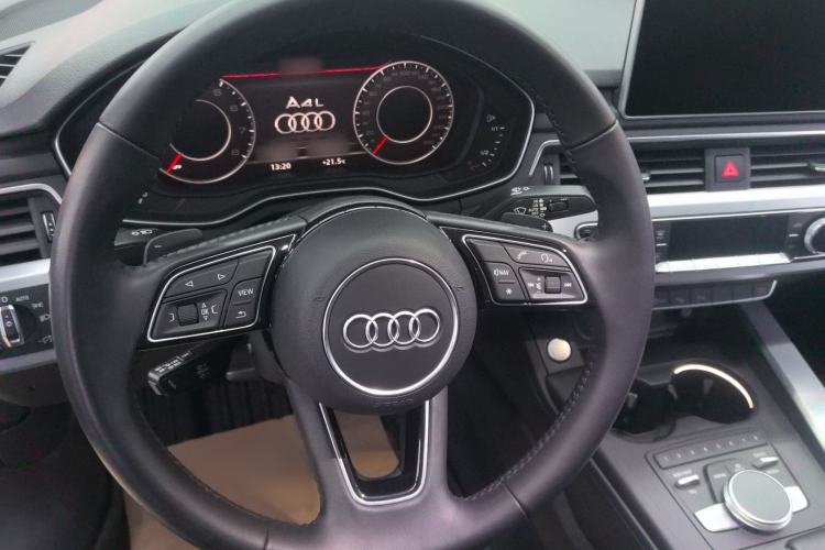 Used Audi A4L 2019 40 TFSI Fashion Version China V Steering Wheel