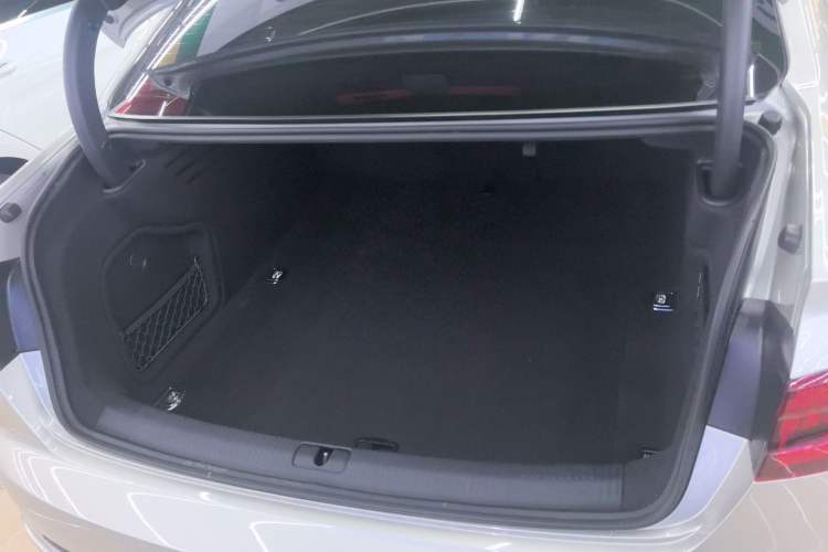Used Audi A4L 2019 40 TFSI Fashion Version China V Trunk