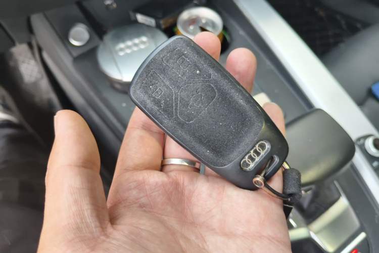 Used Audi A4L 2019 40 TFSI Fashion Edition China VI Emission Standard Vehicle Key
