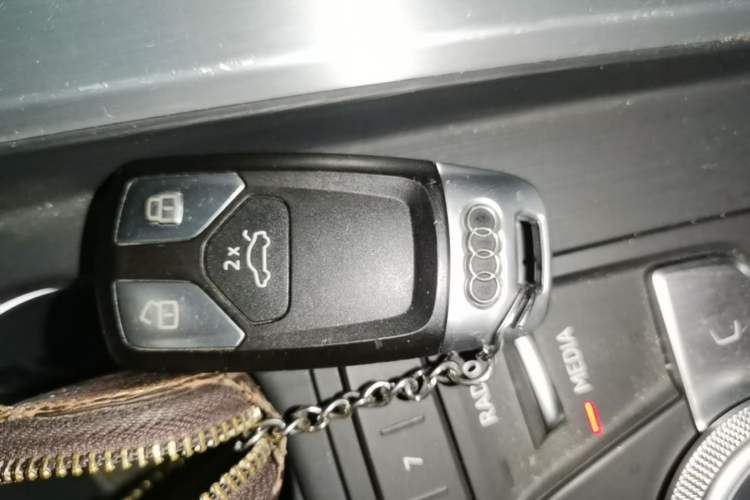 Used Audi A4L 2019 40 TFSI Fashion Version China V Vehicle Key