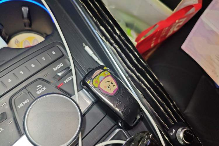Used Audi A4L 2019 40 TFSI Fashion Edition China VI Emission Standard Vehicle Key