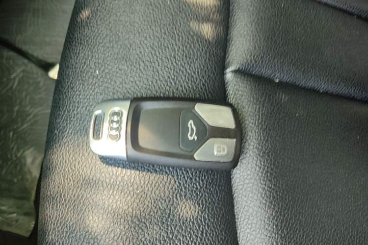 Used Audi A4L 2019 40 TFSI Ambition China VI Vehicle Key