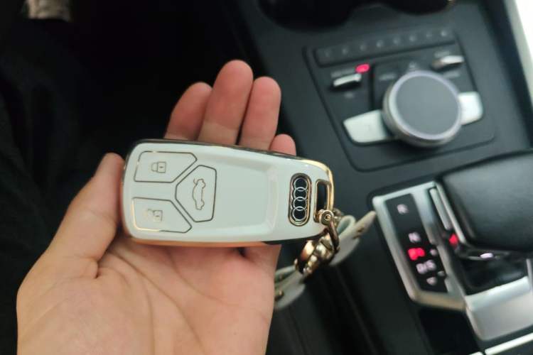 Used Audi A4L 2019 40 TFSI Fashion Edition China VI Emission Standard Vehicle Key