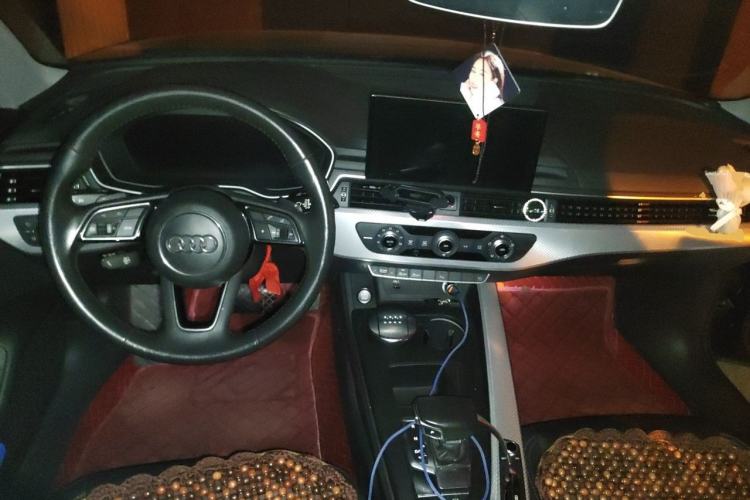 Used Audi A4L 2020 40 TFSI Fashionable and Elegant Model Center Console