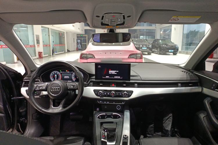 Used Audi A4L 2020 40 TFSI Luxury Dynamic Model Center Console