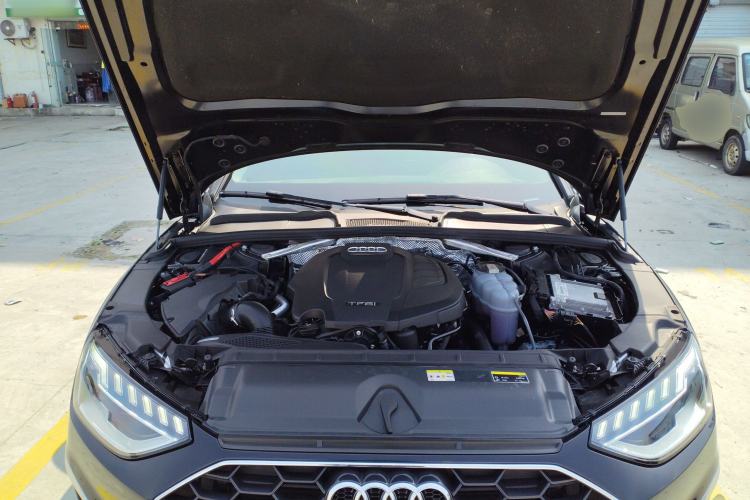 Used Audi A4L 2020 40 TFSI quattro Luxury Dynamic Model Engine Bay