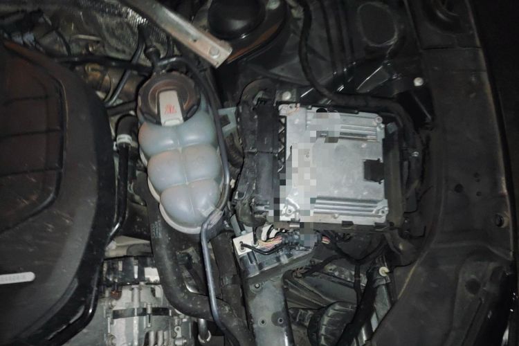 Used Audi A4L 2020 40 TFSI Fashionable and Elegant Model Engine Bay Left