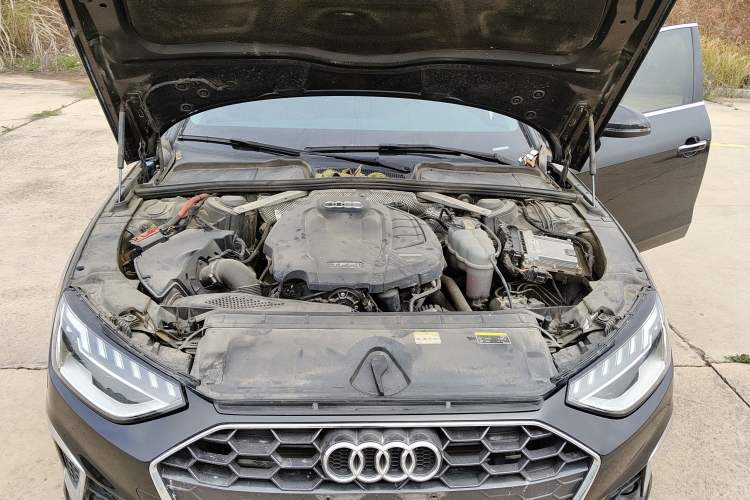 Used Audi A4L 2020 40 TFSI Fashion Dynamic Model Engine Bay