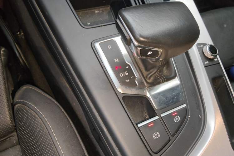 Used Audi A4L 2020 40 TFSI Fashion Dynamic Model Gear Lever