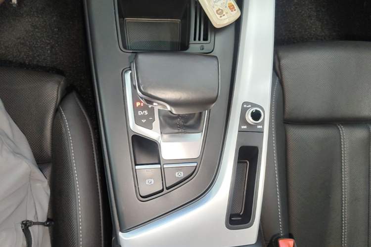 Used Audi A4L 2020 40 TFSI Fashion Dynamic Model Gear Lever