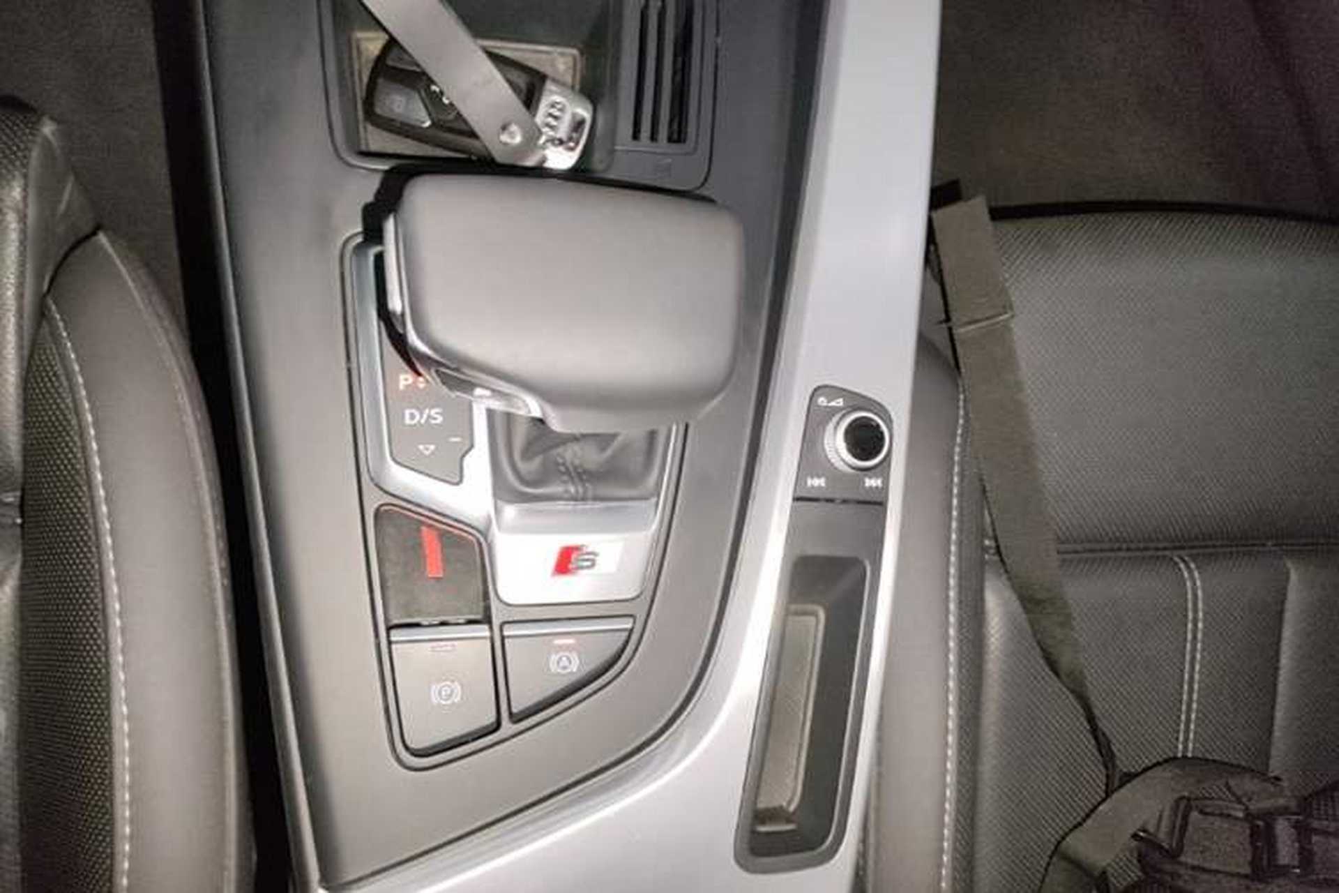 Used Audi A4L 2020 40 TFSI Luxury Dynamic Model Gear Lever
