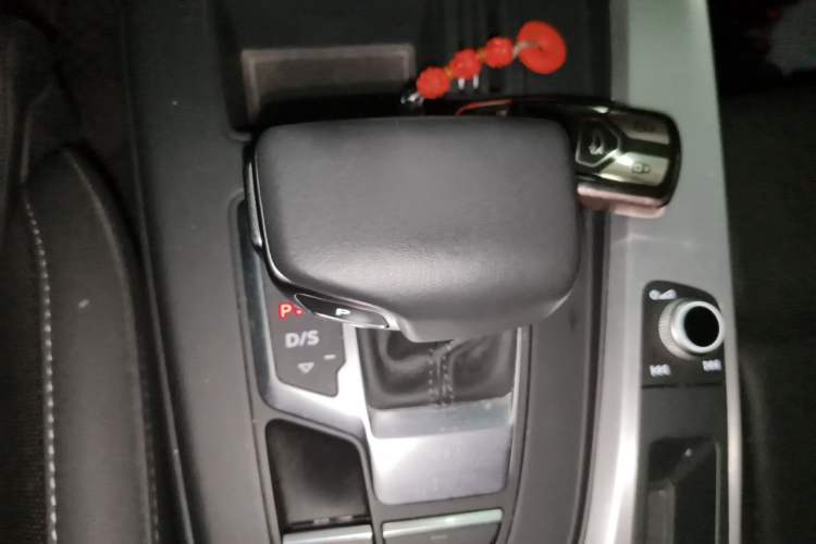 Used Audi A4L 2020 40 TFSI Fashion Dynamic Model Gear Lever