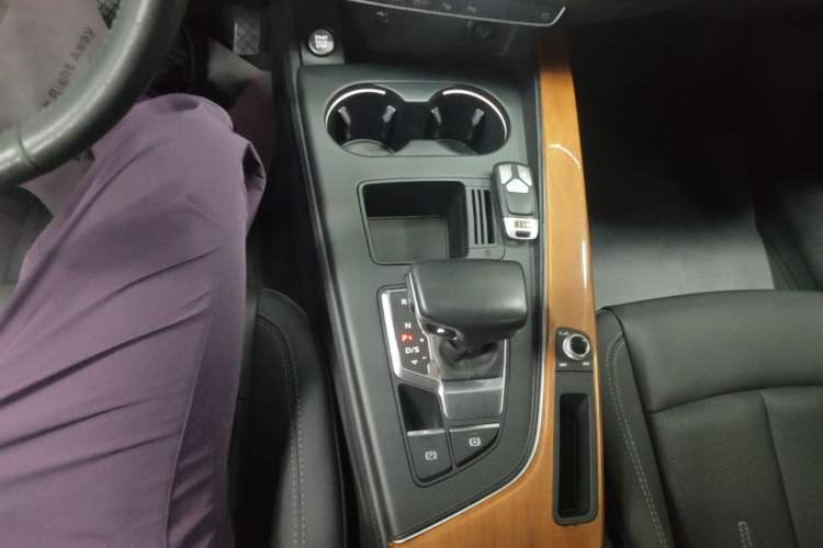Used Audi A4L 2020 40 TFSI Luxury Prestige Edition Gear Lever