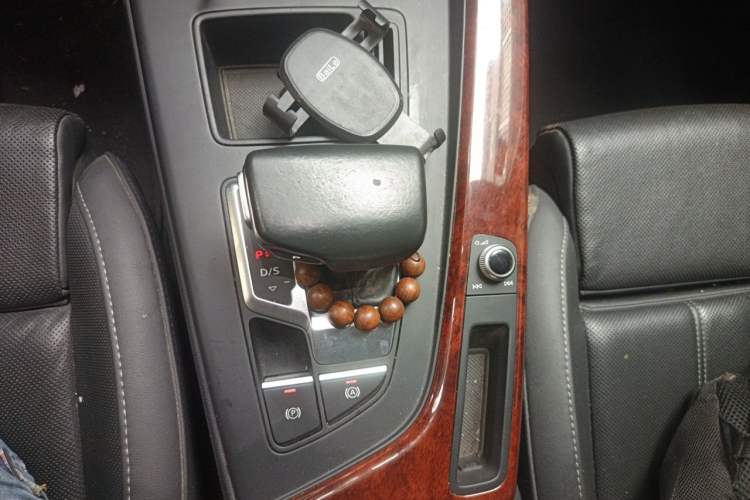 Used Audi A4L 2020 40 TFSI Fashion Dynamic Model Gear Lever