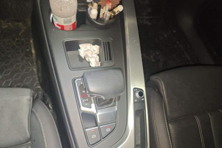 Used Audi A4L 2020 40 TFSI Fashion Dynamic Model Gear Lever
