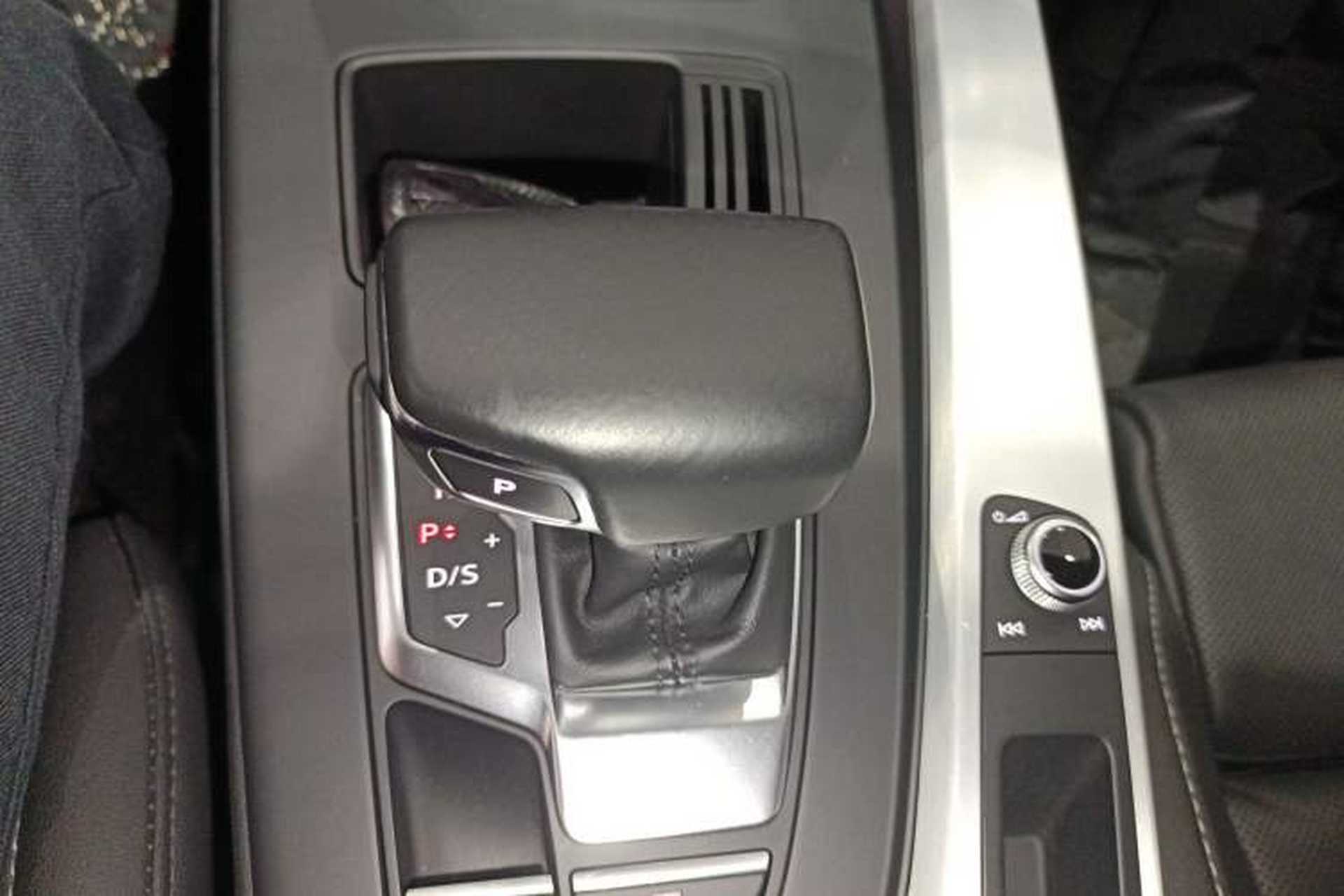 Used Audi A4L 2020 40 TFSI Luxury Dynamic Model Gear Lever