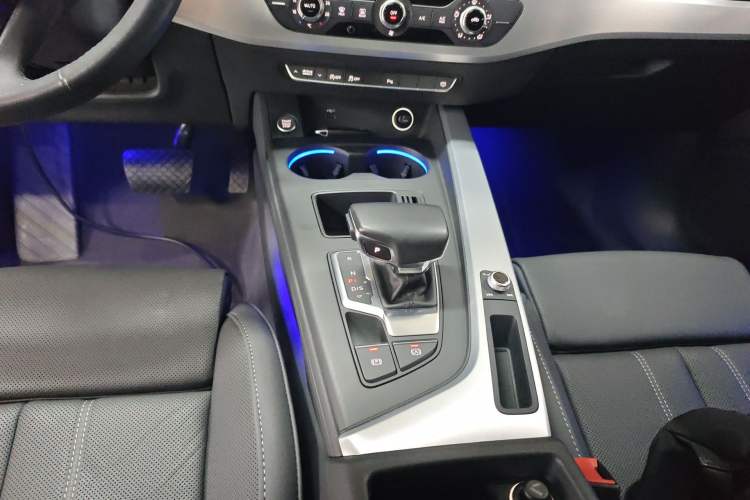 Used Audi A4L 2020 40 TFSI Fashion Dynamic Model Gear Lever