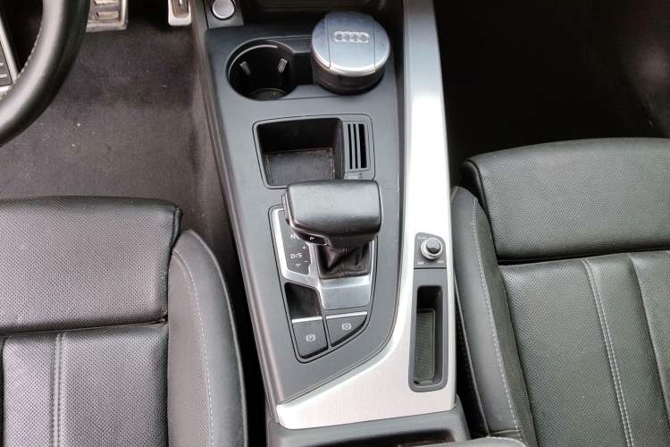 Used Audi A4L 2020 40 TFSI Fashion Dynamic Model Gear Lever