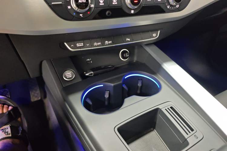 Used Audi A4L 2020 40 TFSI Fashion Dynamic Model Interior 1