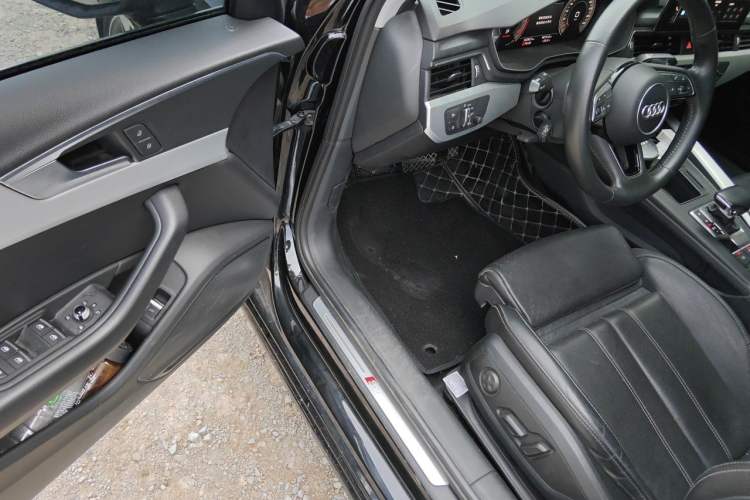 Used Audi A4L 2020 40 TFSI Fashion Dynamic Model Interior 3