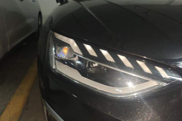 Used Audi A4L 2020 40 TFSI Fashion Dynamic Model Right Front Headlight