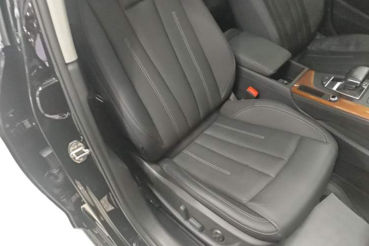 Used Audi A4L 2020 40 TFSI Luxury Prestige Edition Right Front Seat